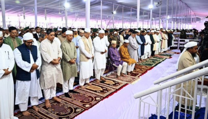 ত্যাগের মহিমায় জাতীয় ঈদগাহে অনুষ্ঠিত হলো ঈদুল আজহার জামাত