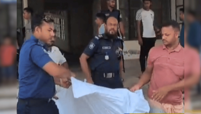 কুয়াকাটায় তরুণীকে বাঁচাতে গিয়ে প্রাণ গেল পর্যটকের