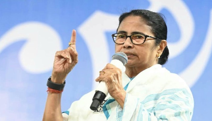 মুখ খুললে বাংলাদেশ উত্তাল হবে, হাদি হত্যা ইঙ্গিত করে মমতার বিস্ফোরক মন্তব্য