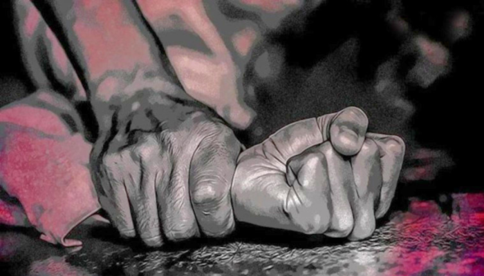 ময়মনসিংহে স্বামীকে বেঁধে রেখে গৃহবধূকে তুলে নিয়ে সংঘবদ্ধ ধর্ষণ