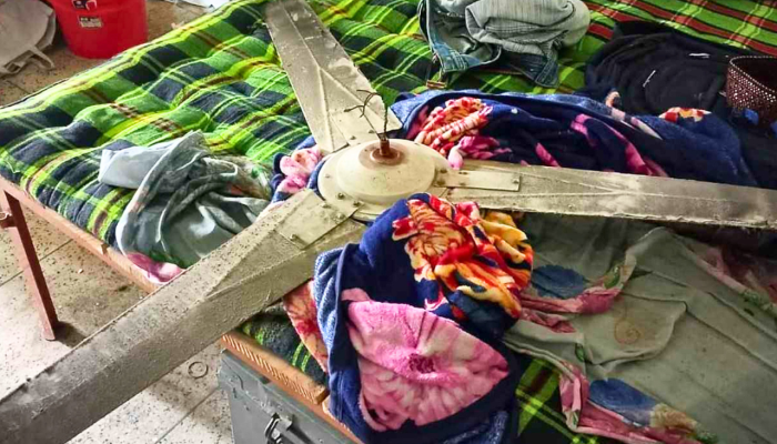 চুয়েটের আবাসিক হলে খসে পড়ল চলন্ত সিলিং ফ্যানo
