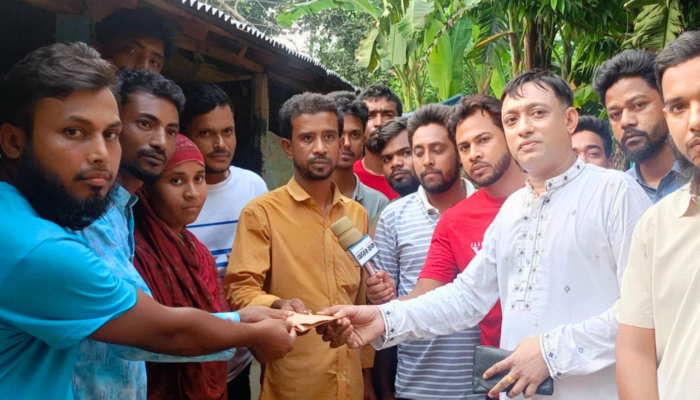 ফেসবুকে ভিডিও ভাইরাল: প্রধানমন্ত্রীর উপহার পেল নন্দীগ্রামের রকিবুল পরিবার
