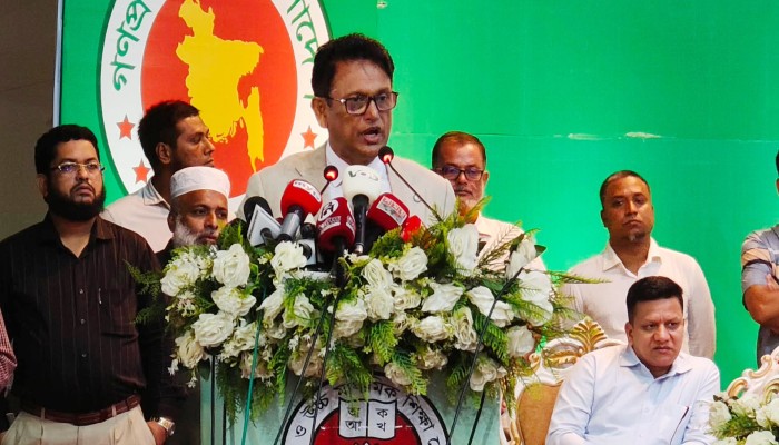 এইচএসসিতে নকল পেলে প্রতিষ্ঠান প্রধানকেও আইনের আওতায় আনা হবে: শিক্ষামন্ত্রী