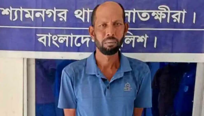 মায়ের মুখে লাথি মেরে গ্রেপ্তার মাদ্রাসা শিক্ষক