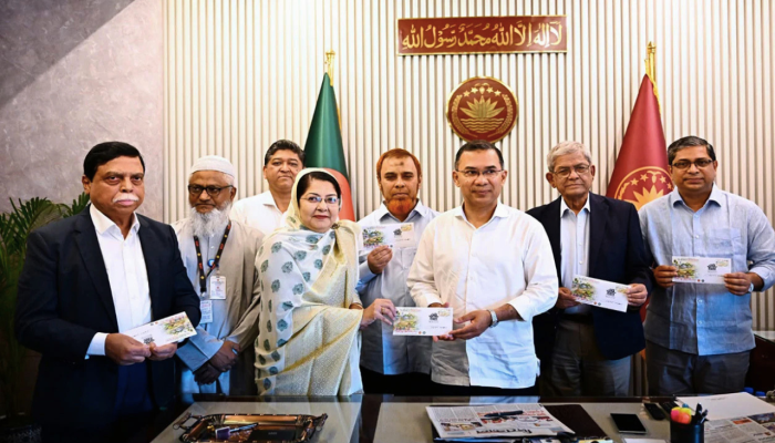 ‘উন্নত পল্লী সমৃদ্ধ দেশ’: স্মারক ডাকটিকিট উন্মোচন করলেন প্রধানমন্ত্রী