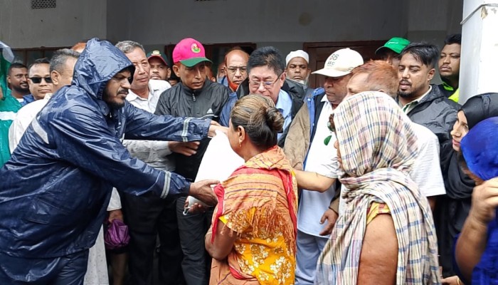 রাঙামাটির বাঘাইছড়িতে বন্যাদুর্গতদের পাশে জেলা বিএনপি