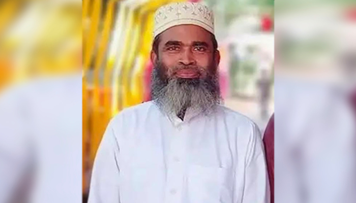 আজান দেওয়ার সময় ঢলে পড়ে ইমামের মৃত্যু
