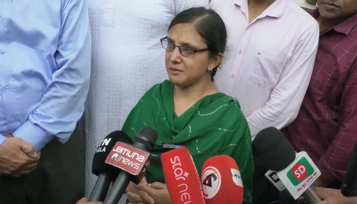 স্বাস্থ্যমন্ত্রীর তাৎক্ষণিক সিদ্ধান্তে চাকরি পেলেন দৃষ্টিপ্রতিবন্ধী শারমিন