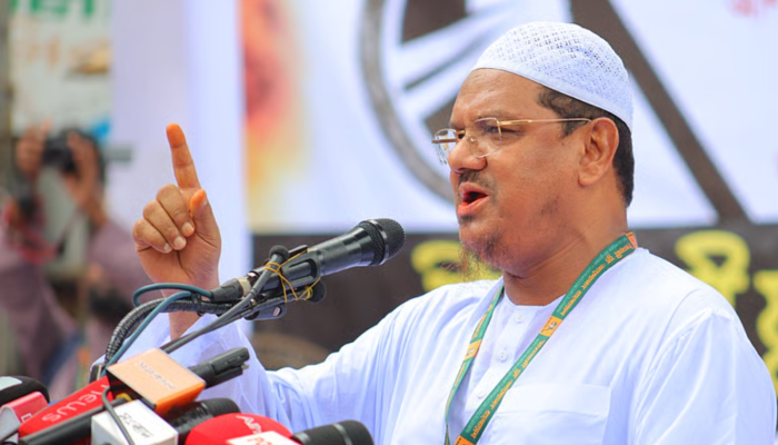 ‘শিয়ালের হাতে মুরগি তুলে দেওয়ার মতো ভুল করেছি’: চরমোনাই পীর