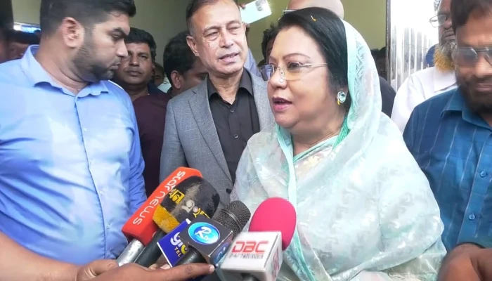 চলনবিলের পর্যটন সম্ভাবনা যাচাইয়ে সিরাজগঞ্জে বিমান ও পর্যটনমন্ত্রী