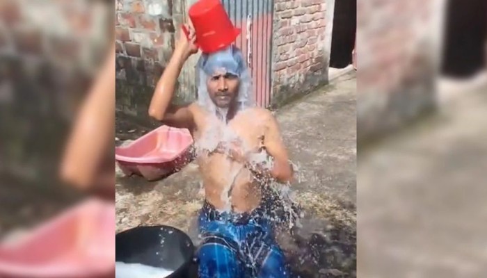 ​প্রেমিকের বাড়িতে তিন দিন ধরে স্ত্রীর অনশন, দুধ দিয়ে গোসল করে সম্পর্ক চুকালেন স্বামী