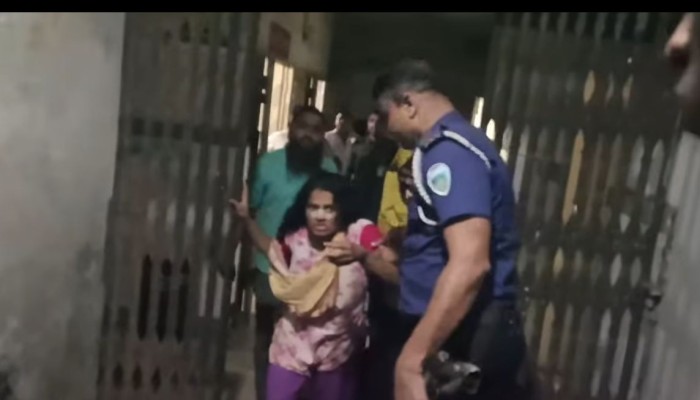 দেবীদ্বারে গৃহকর্ত্রীকে ৯ টুকরো করে হত্যা, ভাড়াটে লাইলি আটক