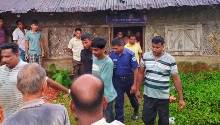 বাঘাইছড়িতে গাঁজাসহ দুইজন আটক, পুলিশের কাছে সোপর্দ