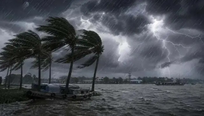 দুপুরের মধ্যে ১৩ জেলায় ৬০ কিলোমিটার বেগে ঝড়ের পূর্বাভাস
