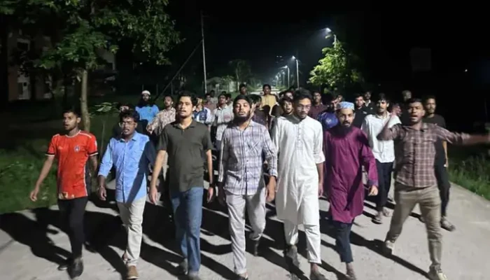 সরকারি চাকরির ভাইভায় নম্বর বাড়ানোর প্রতিবাদে বিক্ষোভ
