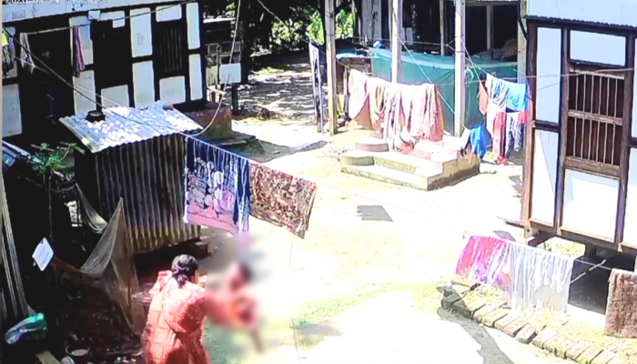 দুই বছরের শিশুকে মাটিতে ছুড়ে ফেললেন দাদি, থানায় মায়ের অভিযোগ