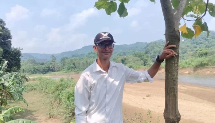 নেত্রকোনায় সাংবাদিককে প্রকাশ্যে গুলি করে হত্যা