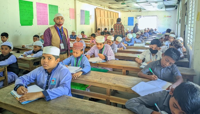 ১৬৯০ ইবতেদায়ি শিক্ষকের অনুদান ছাড় দেওয়ার দাবি
